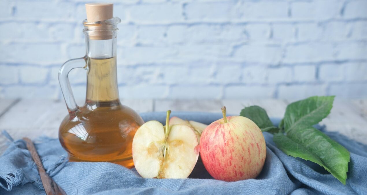 Vinaigre de pomme maison : méthodes, erreurs à éviter et usages (culinaire & cosmétique)